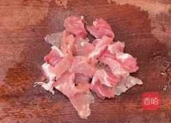 雪梨炖肉的做法图解1