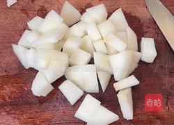 雪梨炖肉的做法图解2