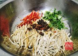 凉拌豆腐丝的做法图解2