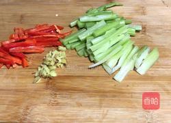 芹菜炒豆腐干的做法图解2