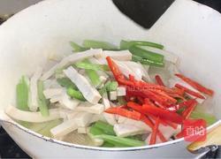 芹菜炒豆腐干的做法图解7