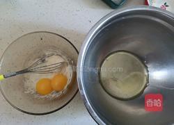 平底锅肉松蛋糕卷的做法图解3