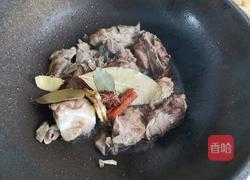 胡萝卜烧排骨的做法图解5