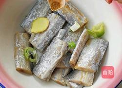 煎带鱼的做法图解1