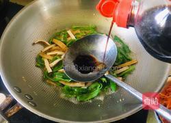 青椒豆干炒腊肠的做法图解9
