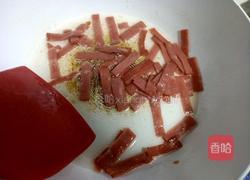 青椒培根炒蟹味菇的做法图解10