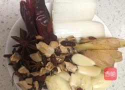 自制肉蟹煲的做法图解2