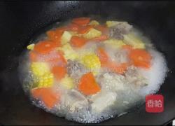 玉米胡罗卜烧排骨的做法图解5
