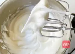 Illustration of how to make purple potato and taro puree angel cake rolls 8