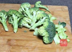 西兰花炒虾仁的做法图解2
