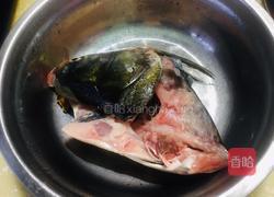 鱼头豆腐汤的做法图解1
