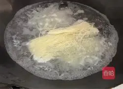 Illustration of how to make clear rice noodles 3