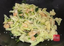 虾仁炒花菜的做法图解8