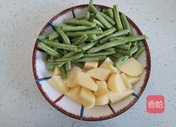 排骨土豆燉豆角的做法圖解2
