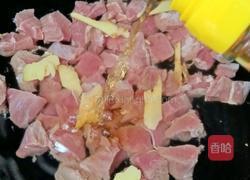 牛肉炖土豆的做法图解2