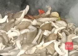蘑菇炒五花肉的做法图解8