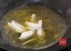 老坛酸菜面的做法图解3