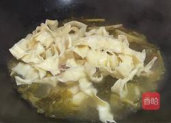老坛酸菜面的做法图解6
