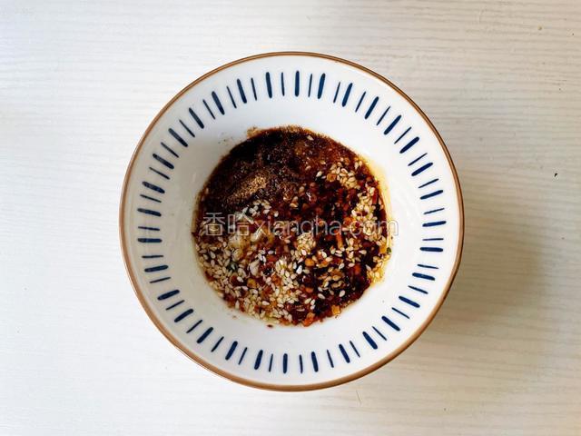 加入1勺生抽+1勺陈醋