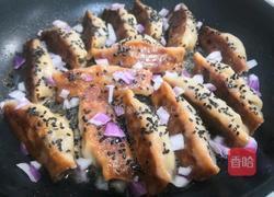 芝麻洋葱煎锅贴的做法图解3