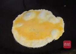 蘑菇炒鸡蛋的做法图解3