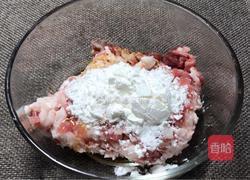 白菜包肉的做法图解1