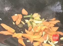 黄瓜胡萝卜炒肉片的做法图解7