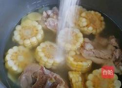 玉米猪骨汤的做法图解6
