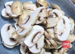 辣椒炒口蘑的做法图解4