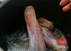 玉米段羊腿汤的做法图解1