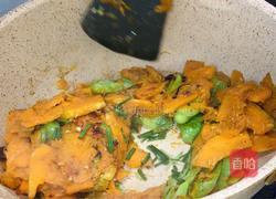 辣椒干炒南瓜的做法图解7