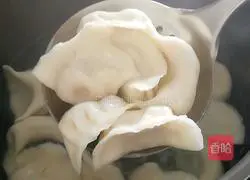 Illustration of how to make dumplings with oil 2