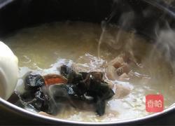 白菜冻豆腐皮蛋粥的做法图解7