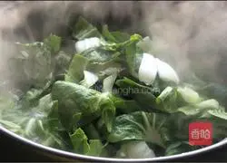 Illustration of how to make cabbage, frozen tofu and preserved egg porridge 8