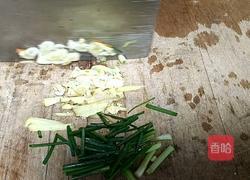 平菇炒肉的做法图解4