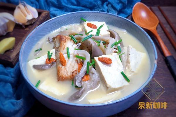 平菇豆腐清炖鱼汤