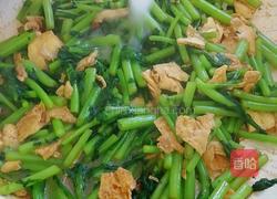 鸡蛋酱茼蒿的做法图解6