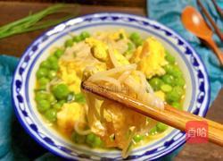 豌豆鸡蛋汤面的做法图解12