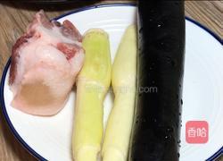 茄子茭白炖肉的做法图解1