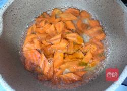 青椒胡萝卜炒香肠的做法图解6