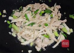 手撕杏鲍菇炒肉片的做法图解9
