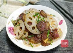 香肠炒藕片的做法图解1