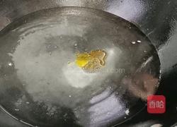 香肠炒藕片的做法图解5