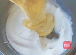 戚风小蛋糕的做法图解8