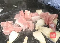 五花肉焖莲藕的做法图解4