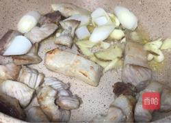 猪肉炖莲藕的做法图解7