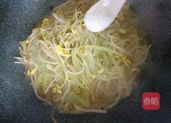 莴笋炒黄豆芽的做法图解8