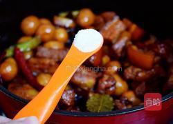 红烧肉炖鹌鹑蛋的做法图解13
