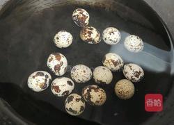 鹌鹑蛋红烧肉的做法图解1