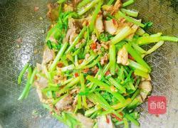 香芹炒卤肉的做法图解5